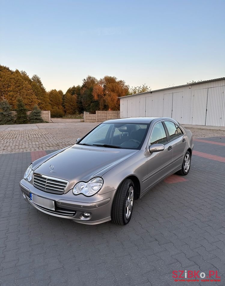 2006' Mercedes-Benz C-Class photo #3