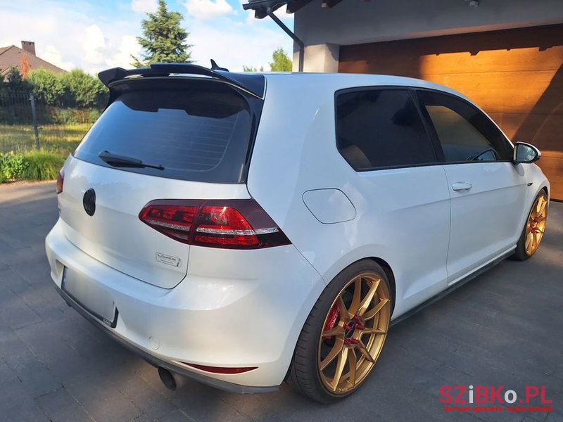 2015' Volkswagen Golf photo #2