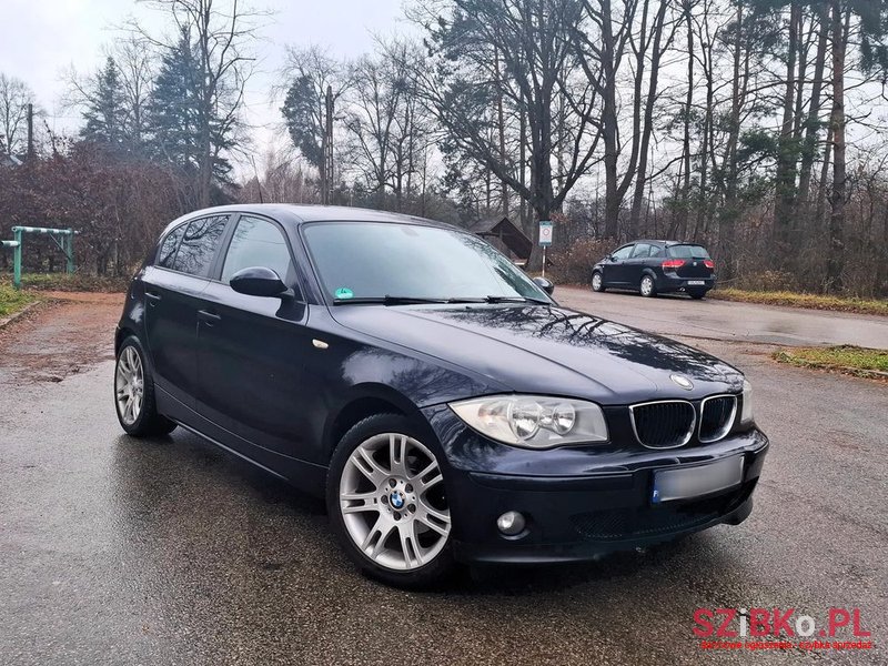 2006' BMW 1 Series 118I photo #2