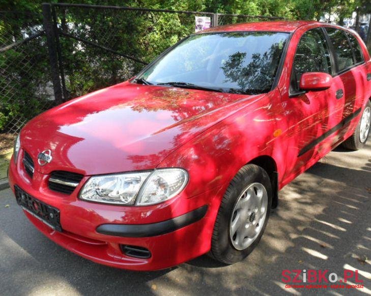 2001' Nissan Almera photo #2
