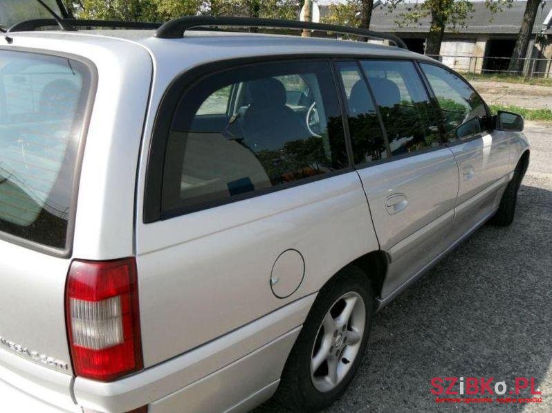 2002' Opel Omega photo #1