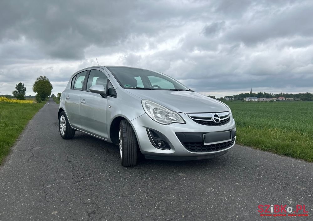 2011' Opel Corsa 1.2 16V Cosmo photo #3