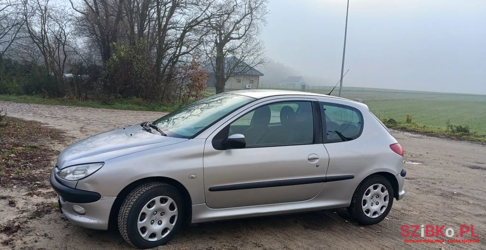 2009' Peugeot 206 photo #2