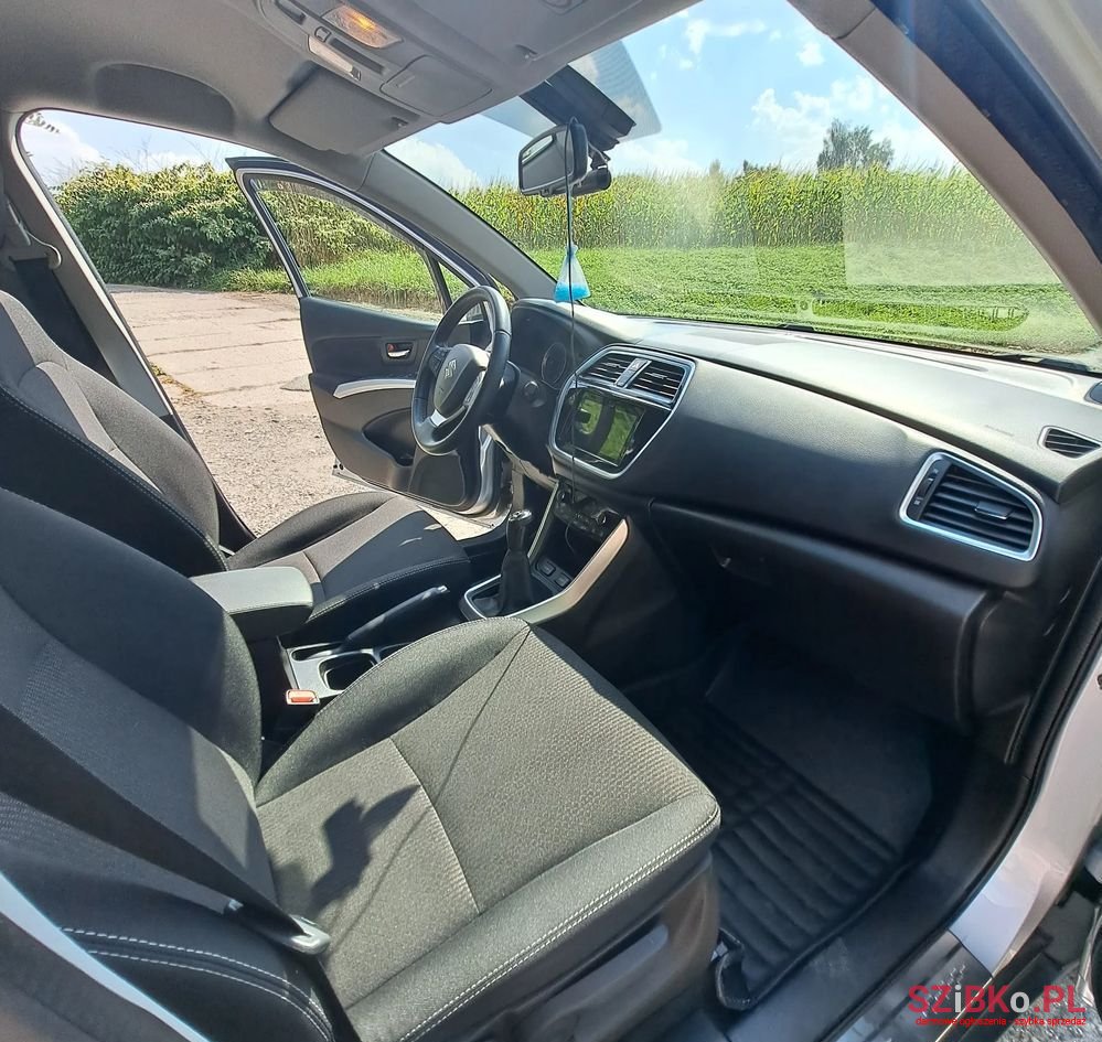 2018' Suzuki SX4 S-Cross photo #5