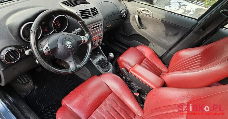 2002' Alfa Romeo 147 photo #6