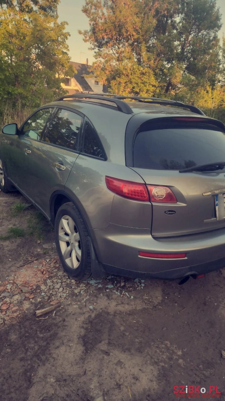 2005' Infiniti FX photo #4