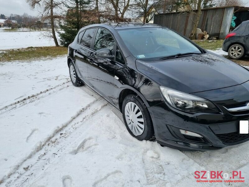2015' Opel Astra photo #2
