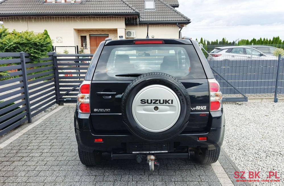 2011' Suzuki Grand Vitara photo #6