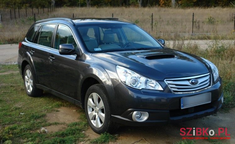 2011' Subaru Outback photo #1