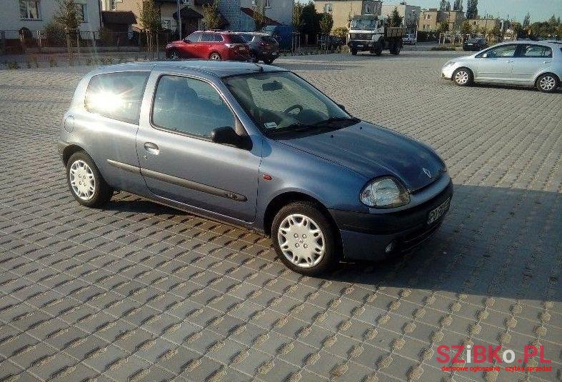 1999' Renault Clio photo #1