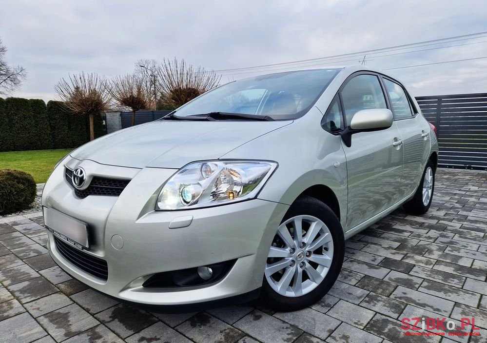 2007' Toyota Auris photo #3