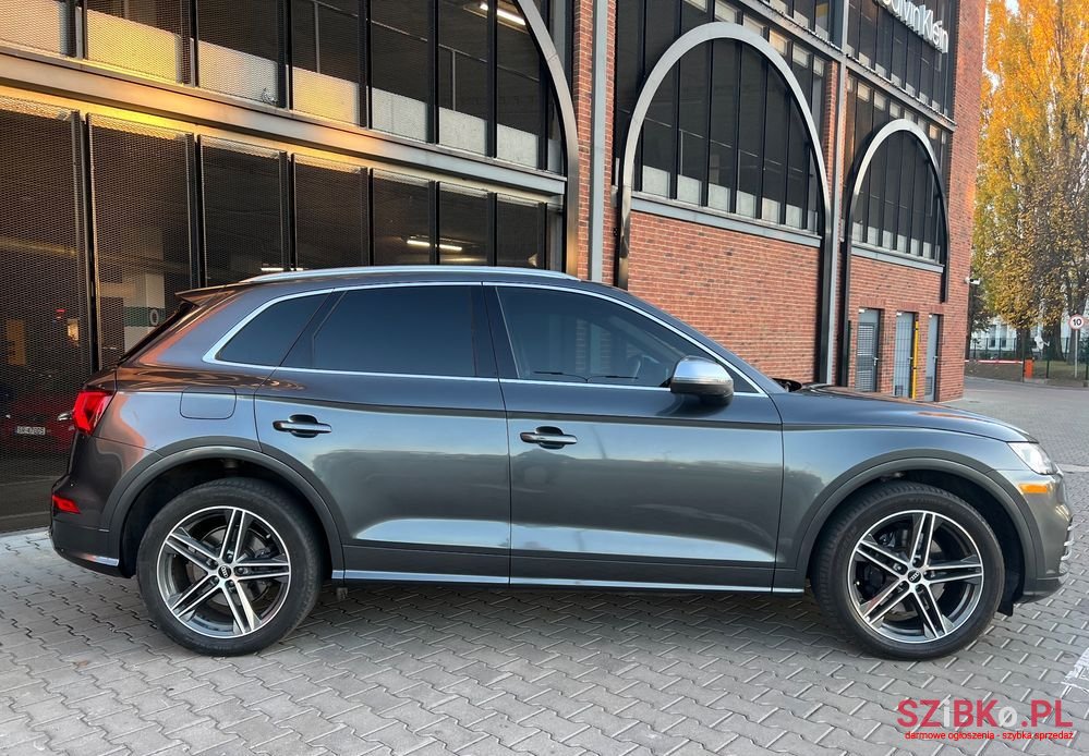 2020' Audi SQ5 photo #2