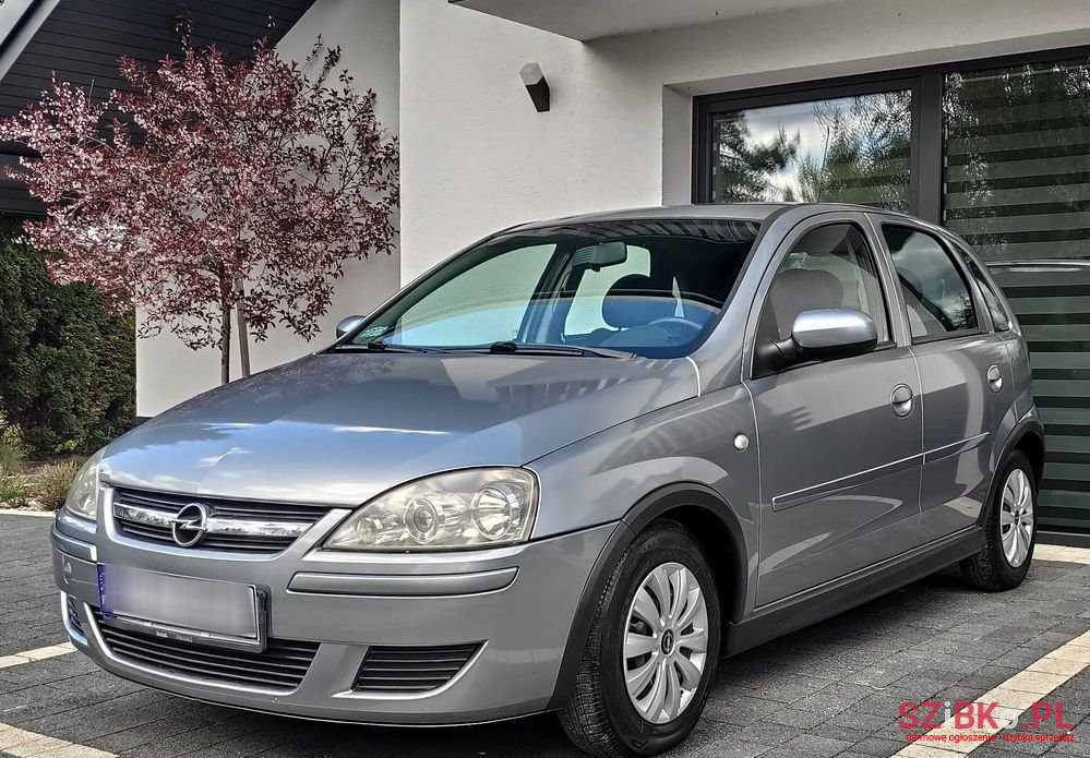2005' Opel Corsa photo #2