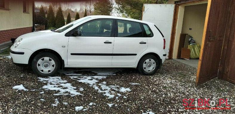 2002' Volkswagen Polo photo #1