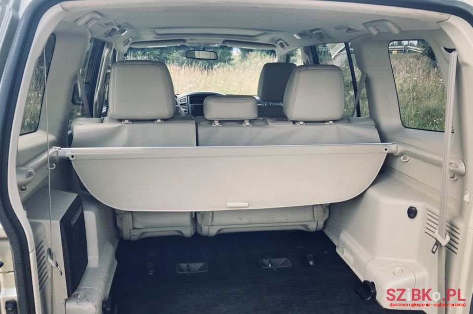 2007' Mitsubishi Pajero photo #5