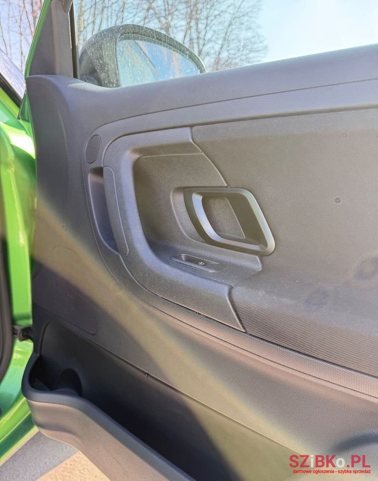 2011' Skoda Fabia photo #6