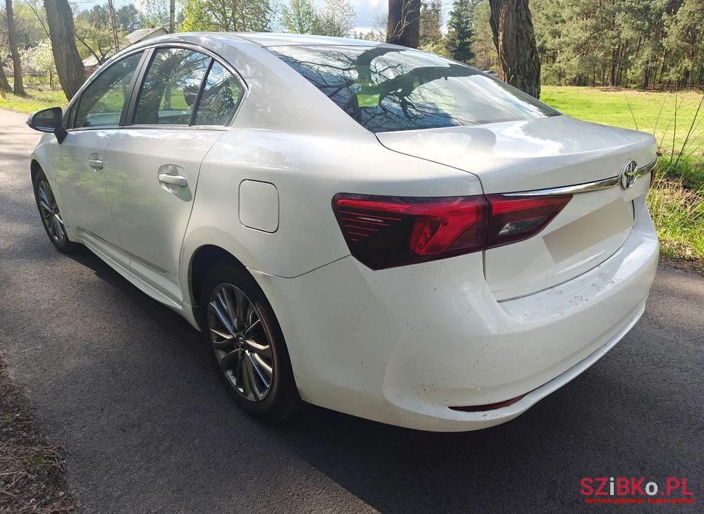 2016' Toyota Avensis photo #5