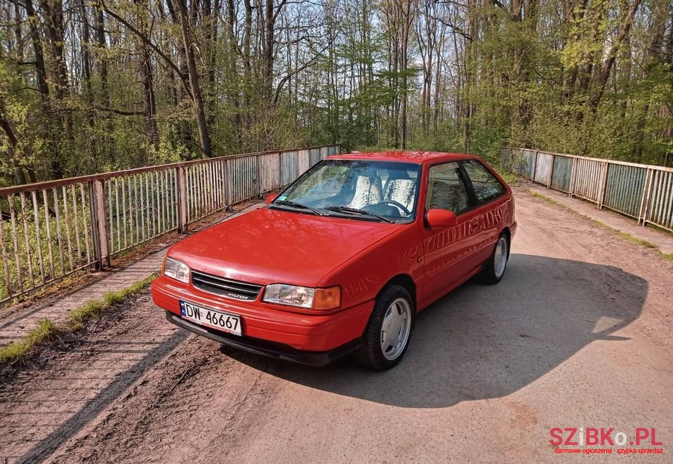 1990' Hyundai Pony photo #1