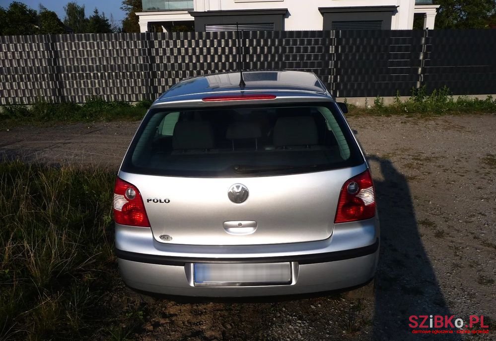2004' Volkswagen Polo 1.2 Tour photo #6