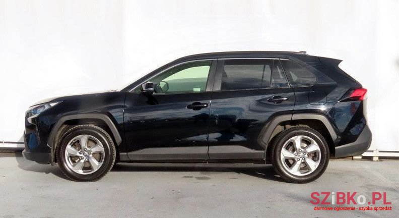 2019' Toyota RAV4 photo #2