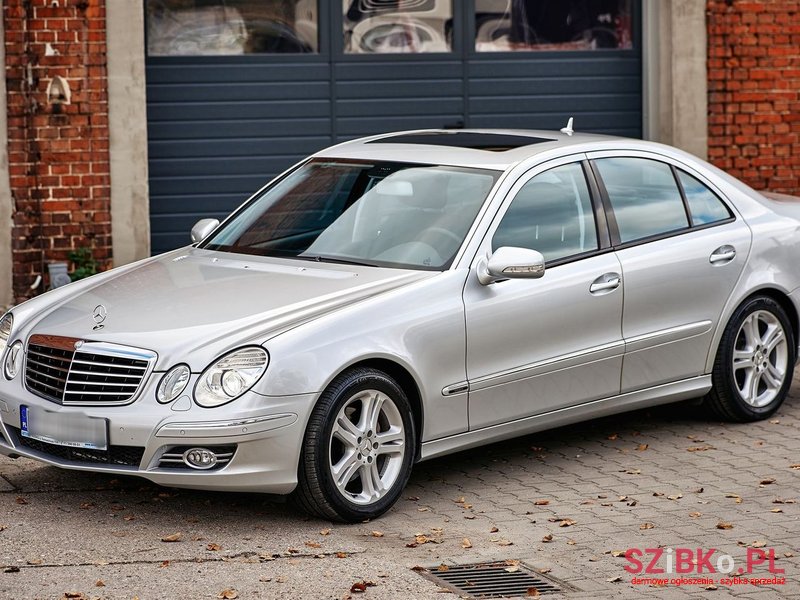 2007' Mercedes-Benz E-Class photo #2