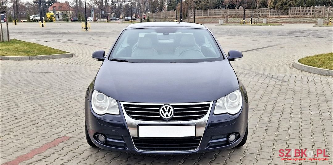 2008' Volkswagen Eos photo #5