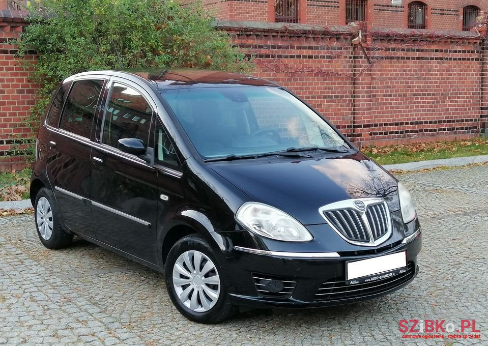 2009' Lancia Musa photo #3