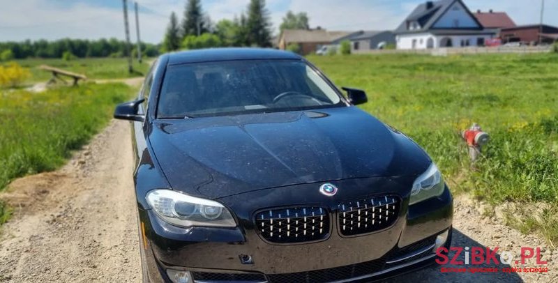 2012' BMW 5 Series 530I Luxury Line photo #2