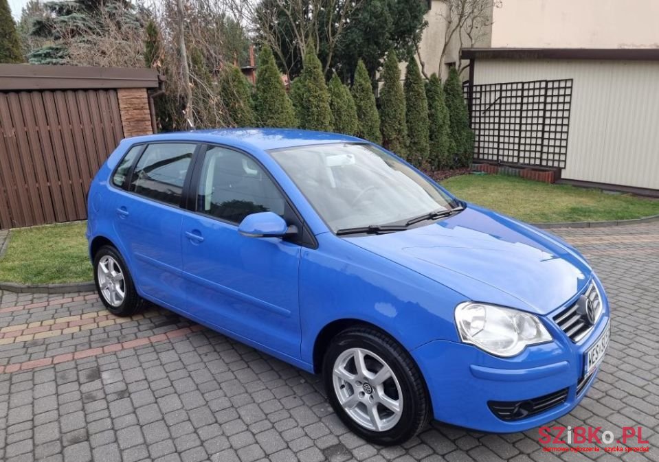 2006' Volkswagen Polo photo #2