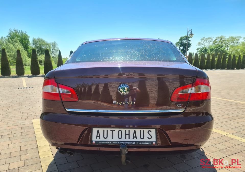 2013' Skoda Superb photo #4