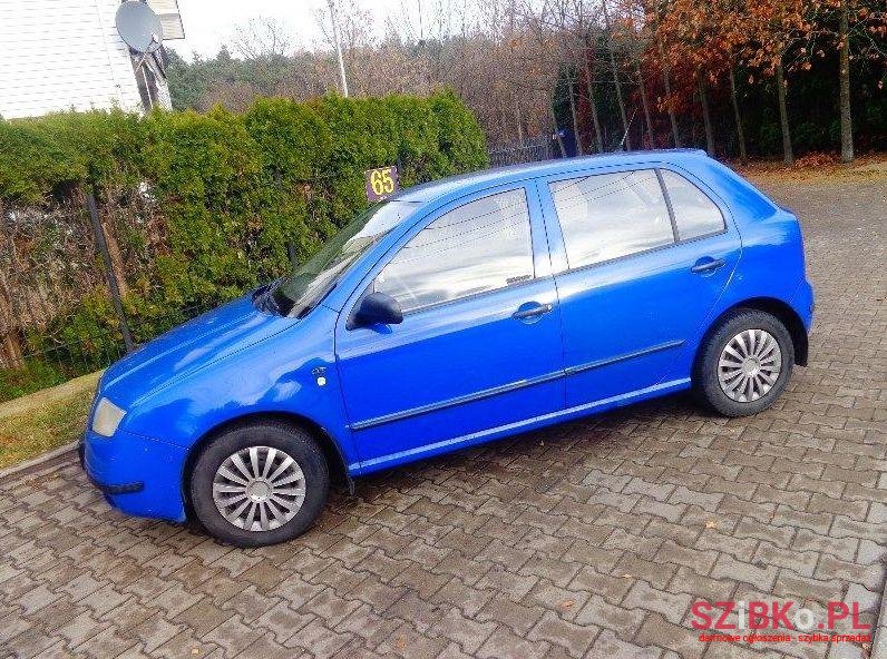 2001' Skoda Fabia photo #2