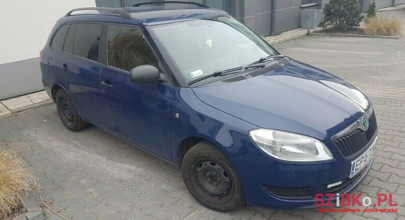 2011' Skoda Fabia photo #1