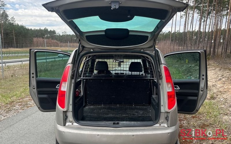 2009' Skoda Roomster 1.9 Tdi photo #6