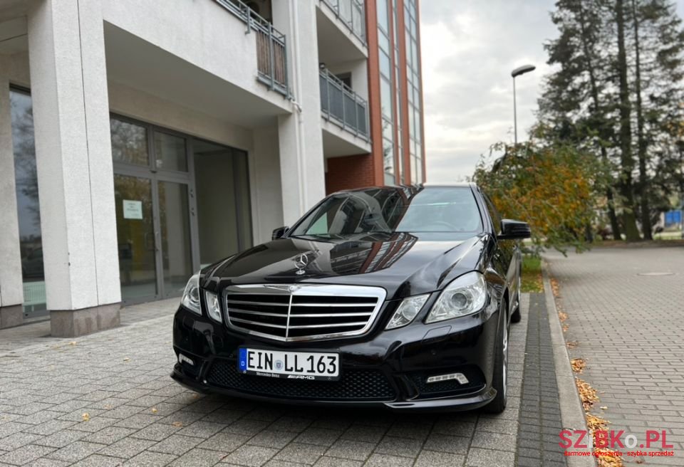 2011' Mercedes-Benz Klasa E photo #4