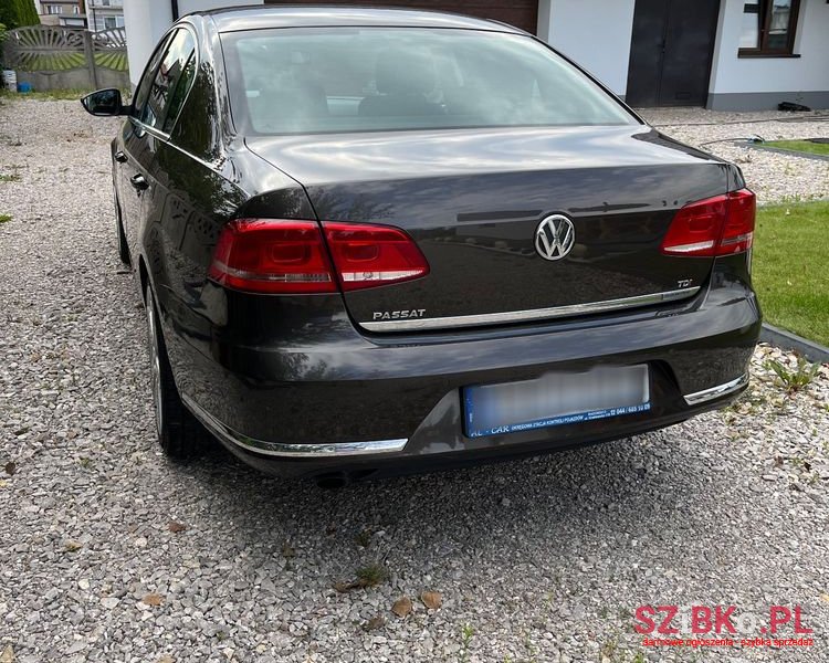 2013' Volkswagen Passat Variant photo #6