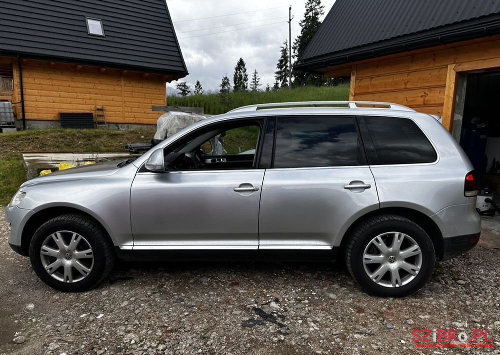 2008' Volkswagen Touareg photo #4