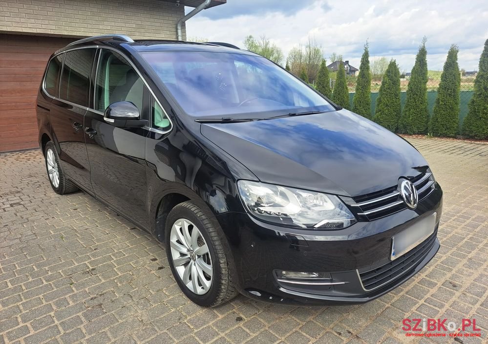 2015' Volkswagen Sharan photo #1