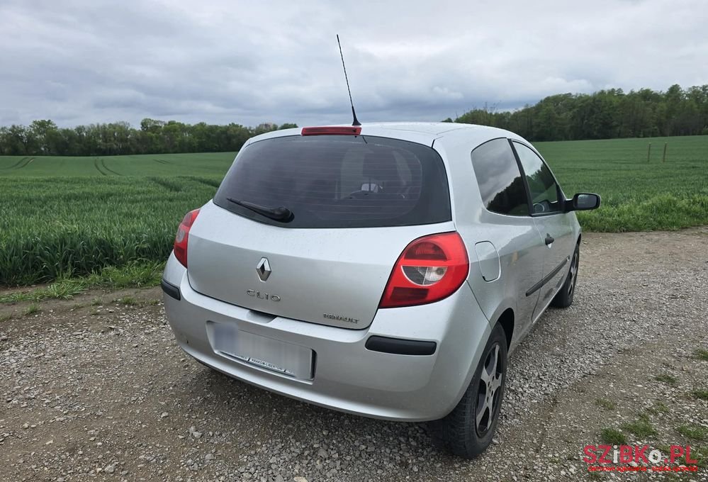 2005' Renault Clio 1.5 Dci Dynamique photo #4