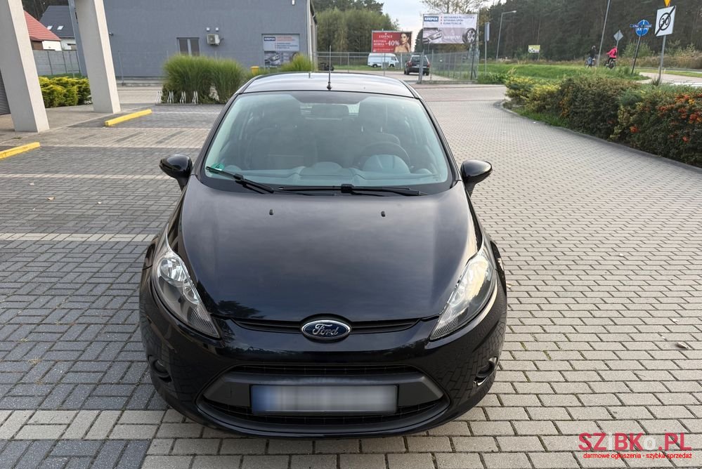 2011' Ford Fiesta photo #2