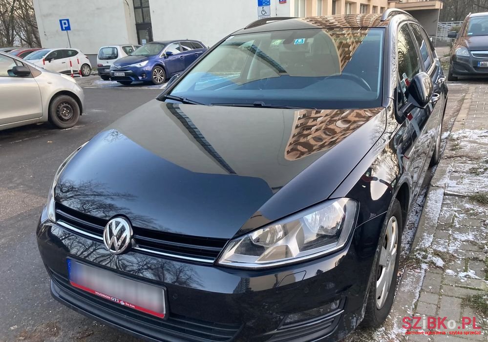 2015' Volkswagen Golf photo #3