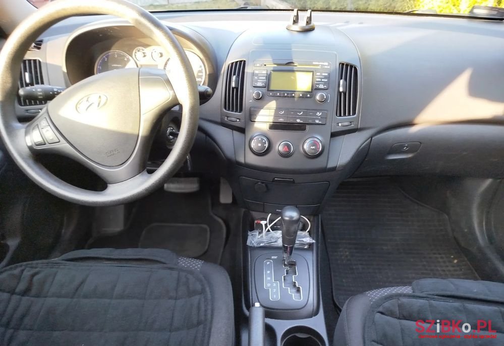 2011' Hyundai i30 photo #6