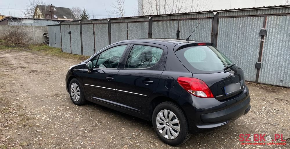 2011' Peugeot 207 1.4 Presence photo #2