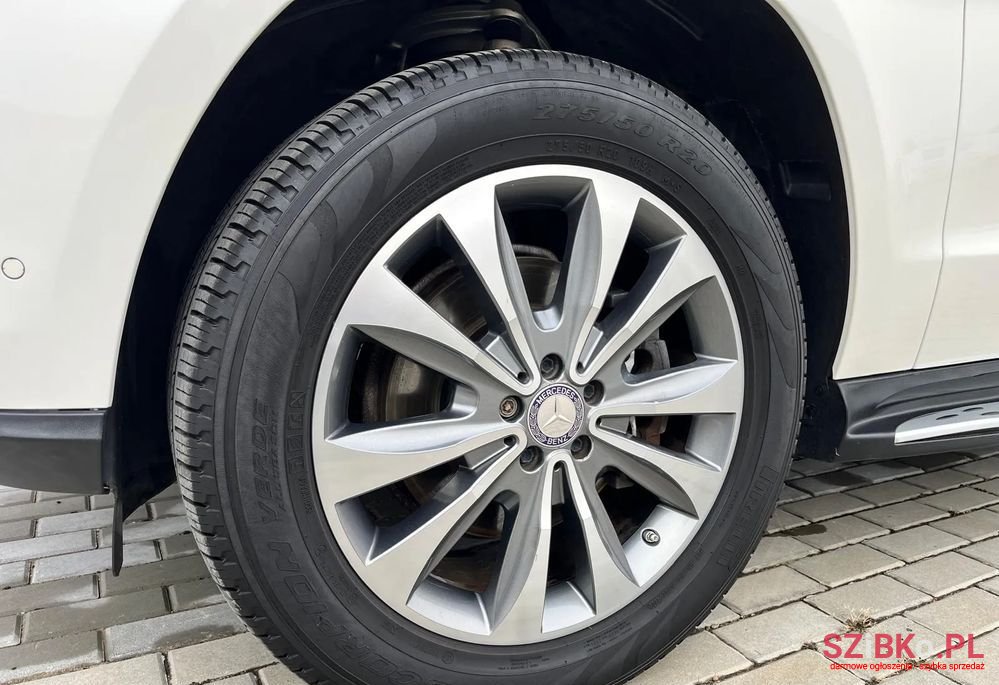 2016' Mercedes-Benz GL 400 photo #3