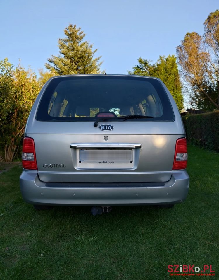 2004' Kia Carnival photo #3
