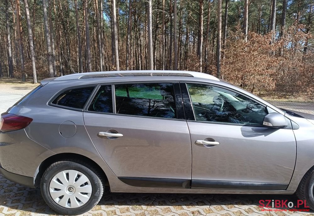2011' Renault Megane photo #6