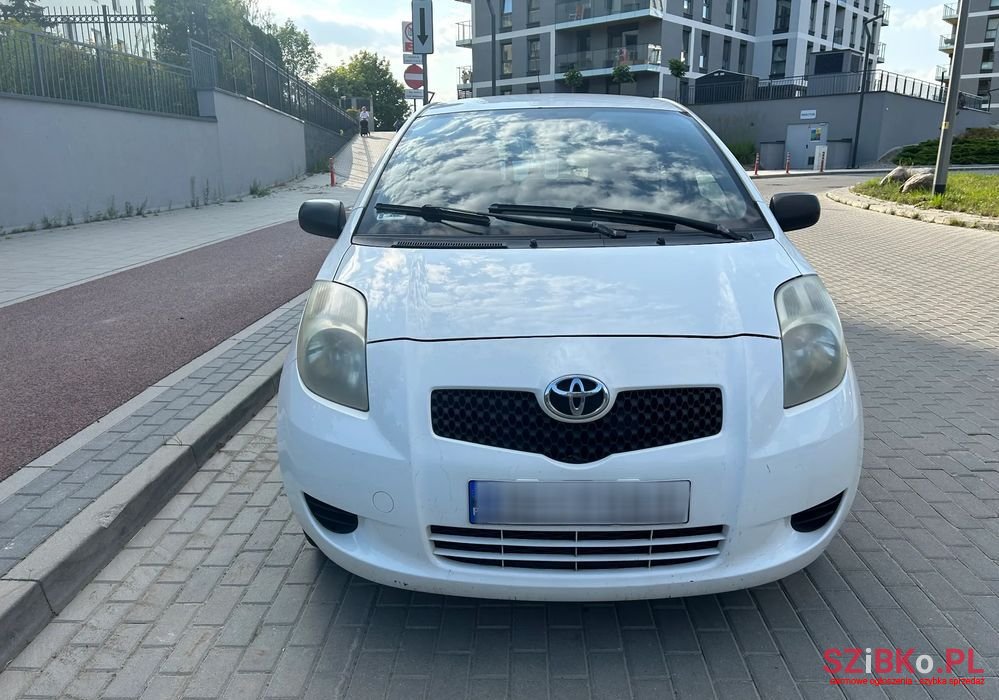 2006' Toyota Yaris 1.0 Luna photo #1