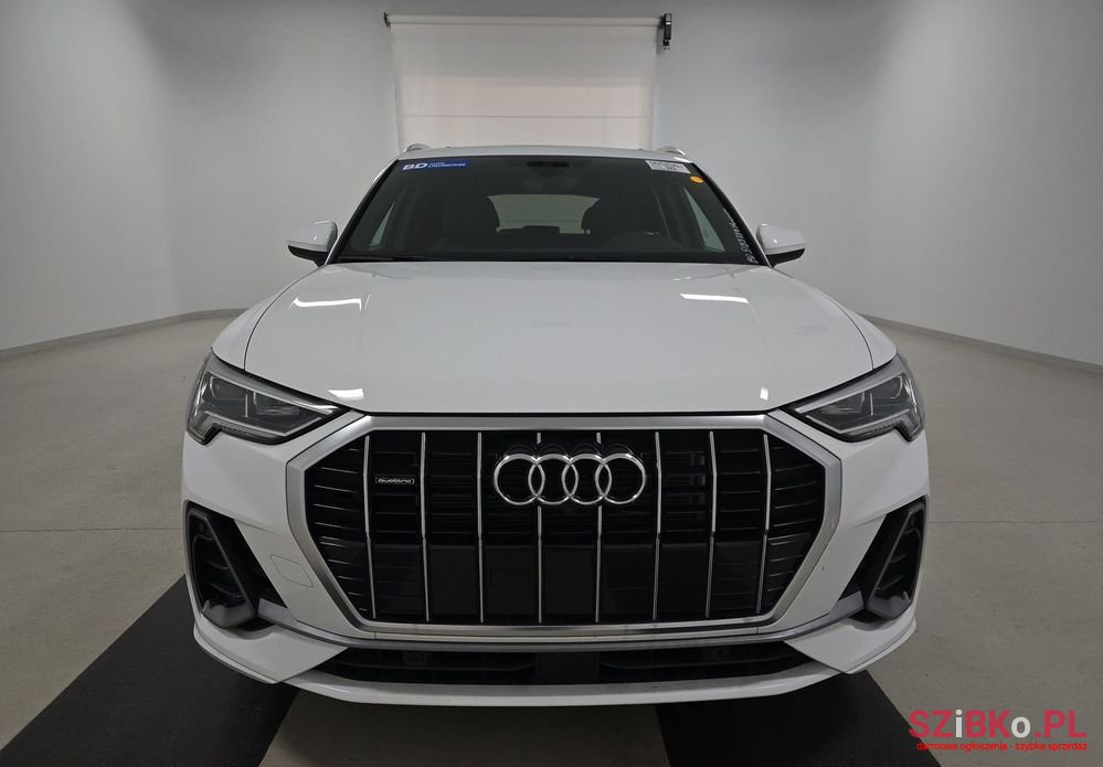2022' Audi Q3 S Line S Tronic photo #2