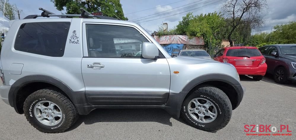2000' Mitsubishi Pajero photo #6