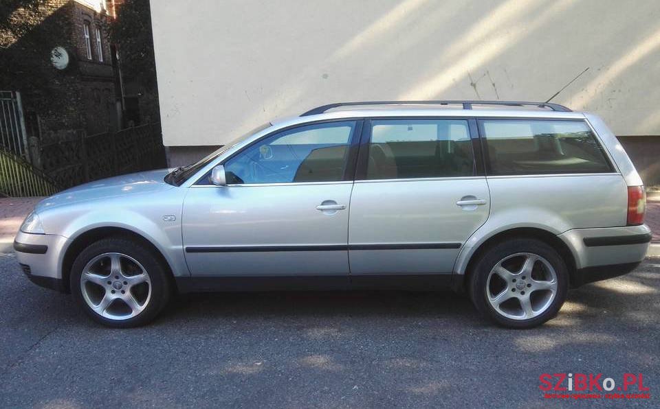 2001' Volkswagen Passat photo #2