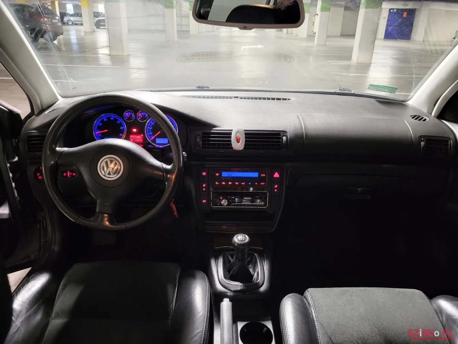 2003' Volkswagen Passat photo #4